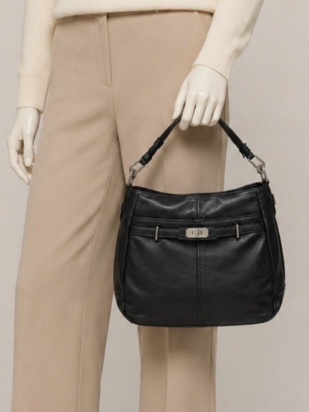 Coach Chelsea Ashlyn Hobo Black Leather in Excellent Condition